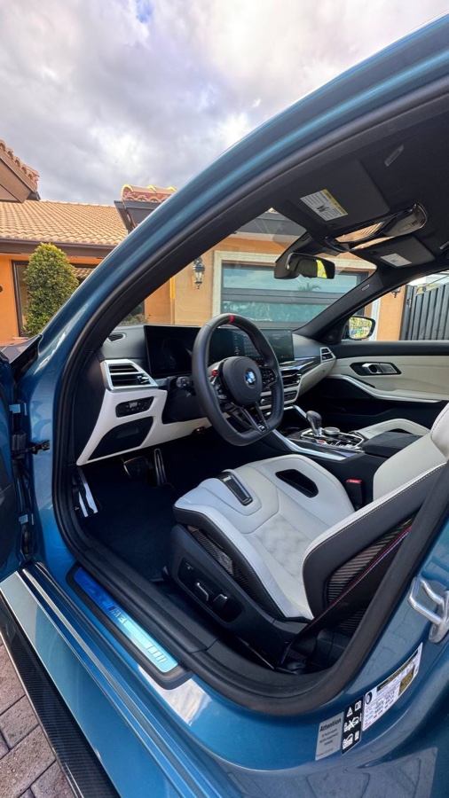 BMW M4 Competition Laguna Seca Blue detail