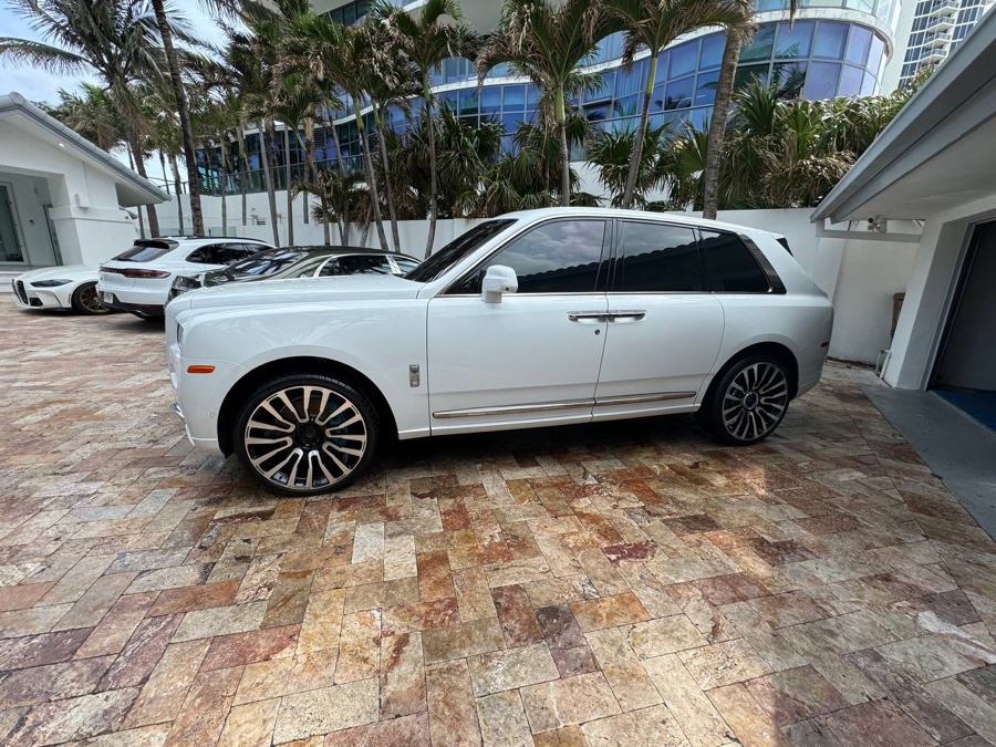 Rolls-Royce Cullinan luxury mobile detail