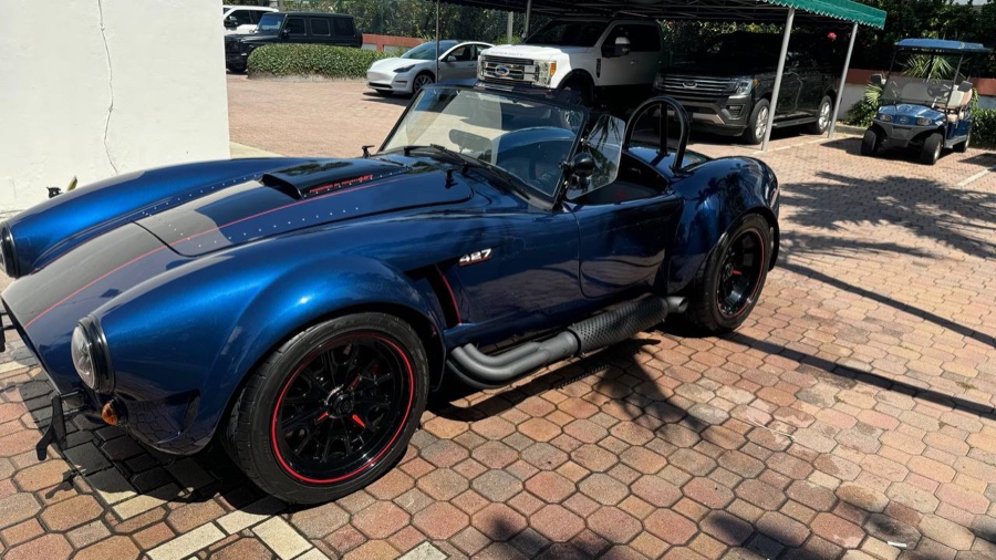 Shelby Cobra 427 detailing Miami